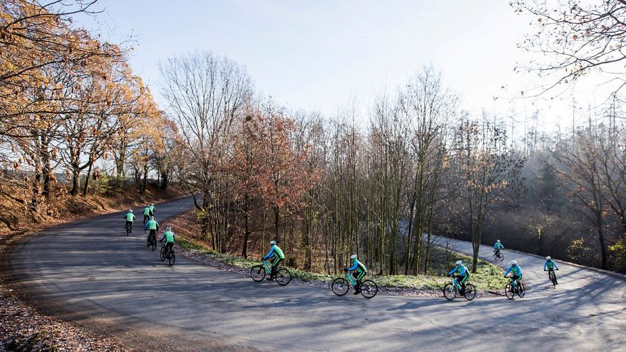 El equipo ciclista 'Moving for Climate NOW' durante el recorrido de 640 kilómetros en bicicleta hasta la sede de la COP24 en Katowice