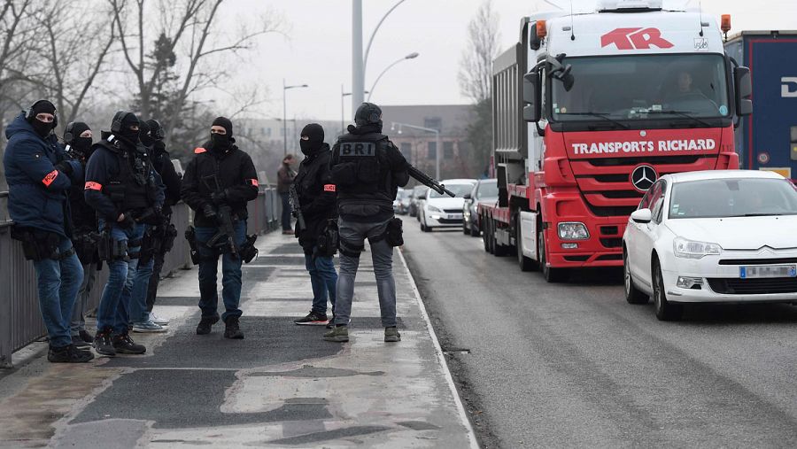 La policía ha intensificado los controles en la frontera entre Francia y Alemania.