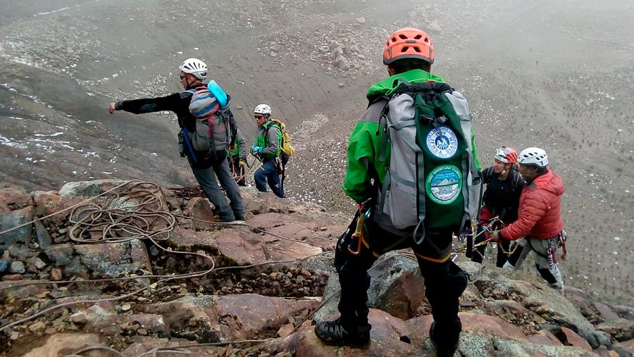 Equipo de rescate de los montañeros españoles desaparecidos en Perú