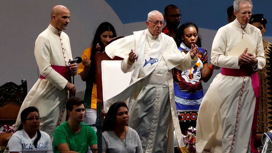 El papa Francisco anima a los jóvenes a desautorizar a quienes los excluyen