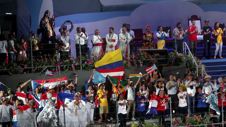 El papa Francisco anima a los jóvenes a desautorizar a quienes los excluyen