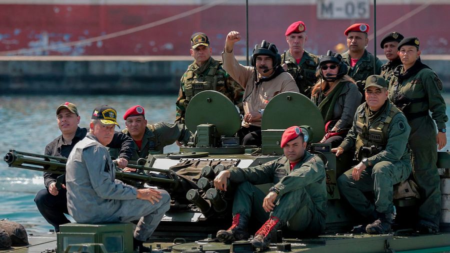 El presidente de Venezuela, Nicolás Maduro, participa en unas maniobras militares en Puerto Cabello, estado de Carabobo, Venezuela. Foto: Presidencia de Venezuela, AFP