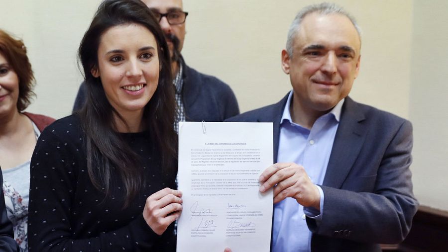 Irene Montero (Unidos Podemos) y Rafael Simancas (PSOE) en el registro del CongresoIrene Montero (Unidos Podemos) y Rafael Simancas (PSOE) en el registro del Congreso