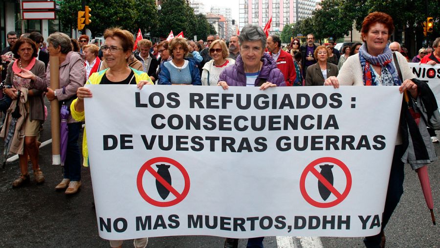 manifestación convocada por sindicatos y partidos para pedir 