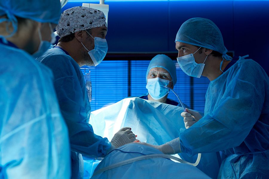 Los médicos lucharán por las vidas de los múltiples heridos