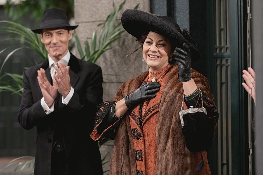 Llegada de la familia Domínguez por todo lo alto