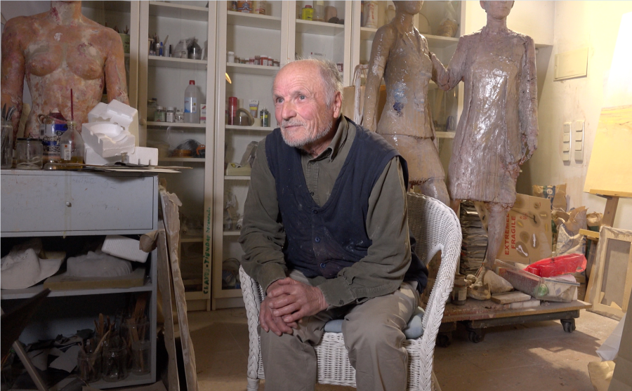 Imagen sobre Antonio López en su estudio