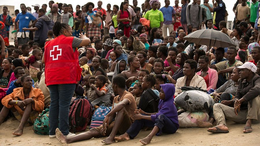 Los organismos de ayuda humanitaria tratan de encontrar a los niños perdidos