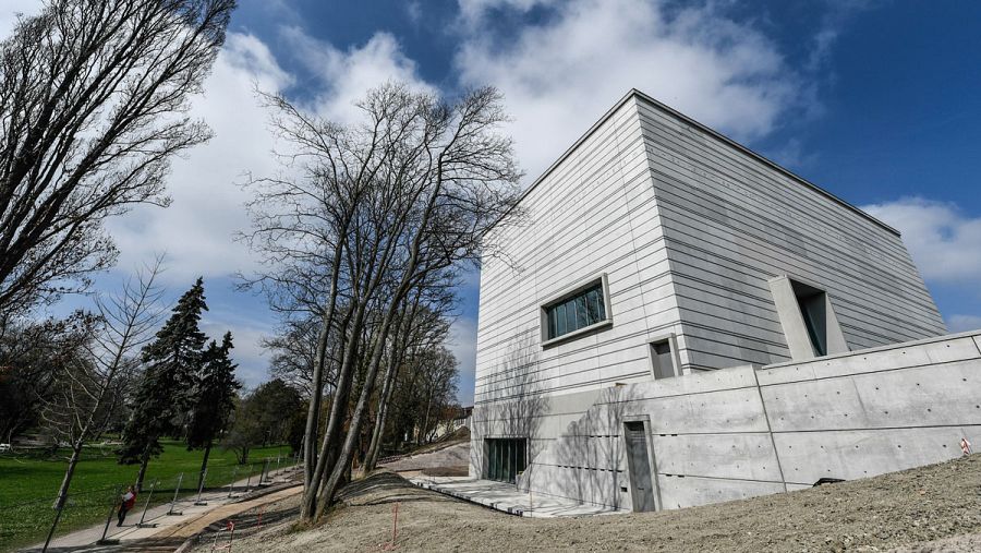 Vista exterior del Bauhaus Museum en Weimar, Alemania