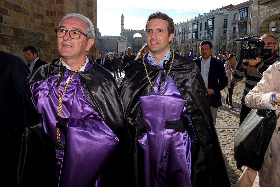 Pablo Casado, de procesión en Ávila