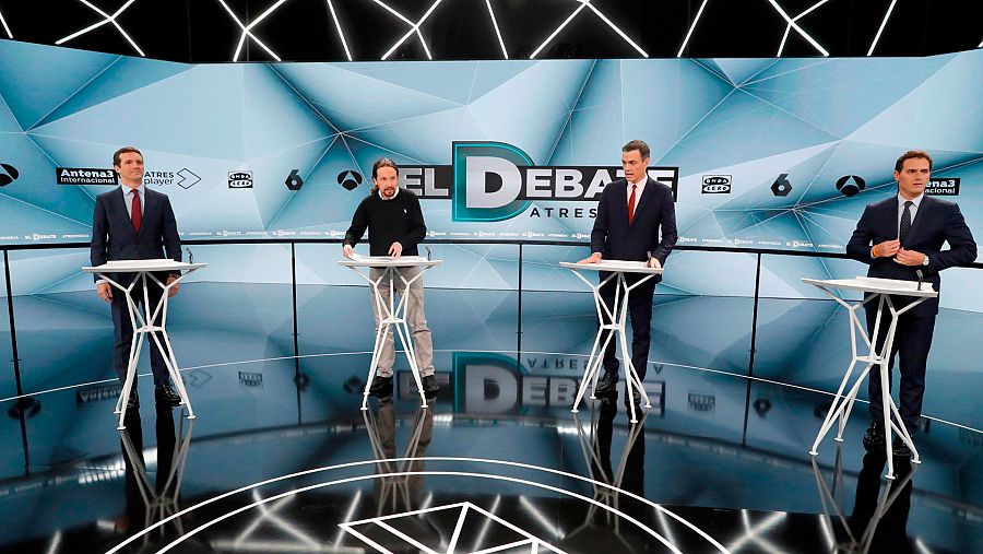 Pablo Casado, Pablo Iglesias, Pedro Sánchez  y Albert Rivera, antes del inicio del segundo debate electoral a cuatro .