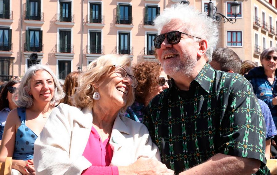 Pedro Almodóvar ha apoyado a los candidatos de Más Madrid en un acto feminista en Ópera (Madrid).