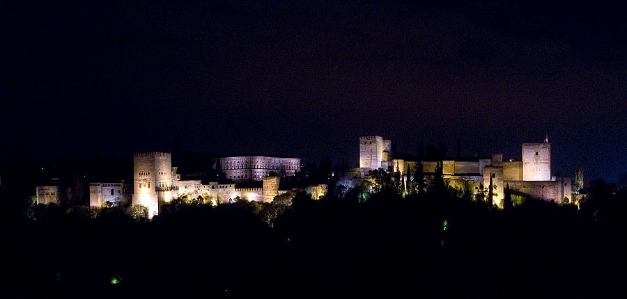 La Alhambra de Granada, de noche