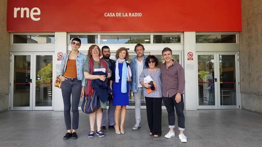 Los miembros del jurado del XI Concurso de Cortos RNE, de izquierda a derecha: Isabel Peña, Silvia Pérez de Pablo, David Rodríguez, Yolanda Flores, José Luis García Pérez, Paloma Zuriaga y José Esteban Alenda.