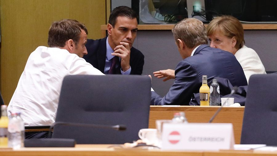 Merkel, Macron y Sánchez hablan con Tusk antes de debatir el reparto en la UE