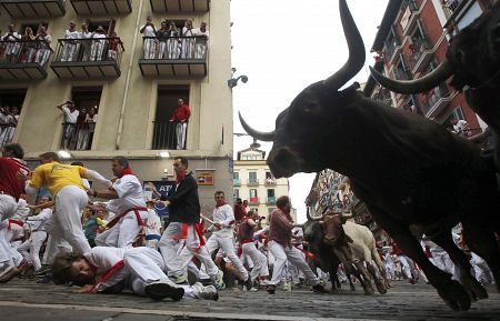 Ecierro de Sanfermines a su paso por la curva de Mercaderes