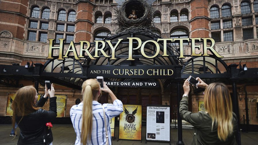 LA OBRA DE HARRY POTTER, UN TRIUNFO PARA LA CRÃ¿TICA, SE ESTRENA EN LONDRES