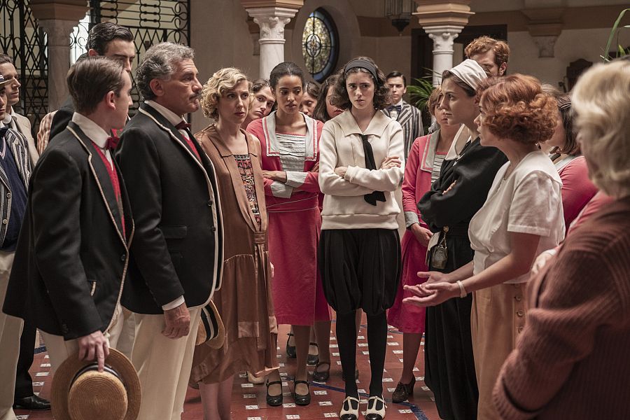 La escuela se enfrenta a un equipo de hombres en la competición