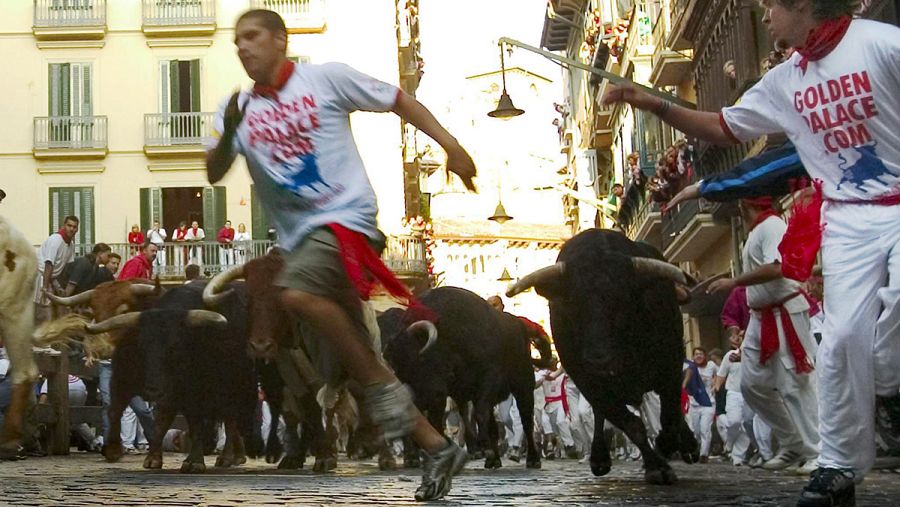 FIRST BULL RUN IN FIESTA DE SAN FERMIN IN PAMPLONA