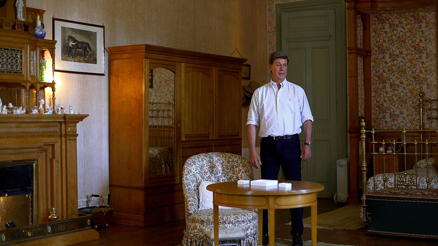 Cayetano Martínez de Irujo en su palacio vasco