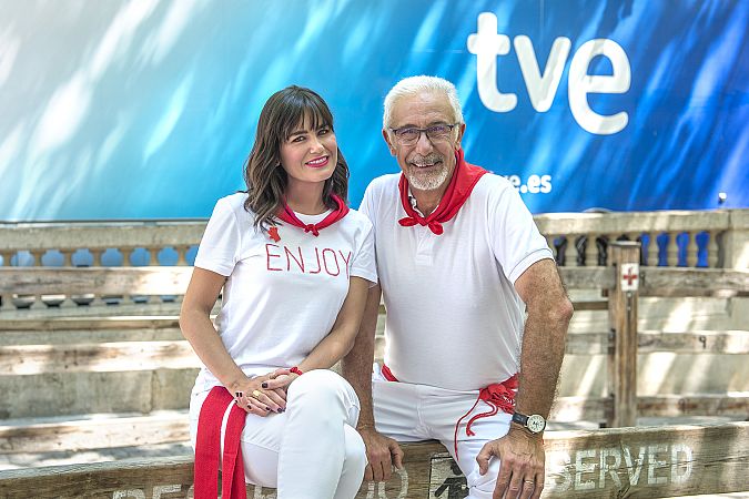 Elena S. Sánchez y Javier Solano, los presetandores del especial Vive San Fermín 2019