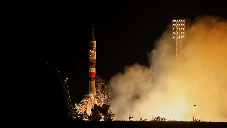 La Soyuz MS-13 despega desde el cosmódromo de Baikonur (Kazajistán)