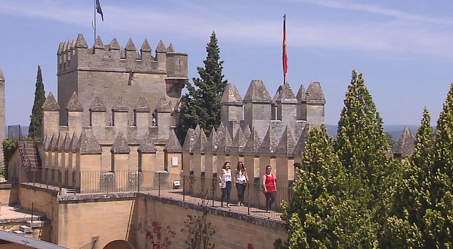 El imponente castillo de Almodóvar del Rio, en Córdoba