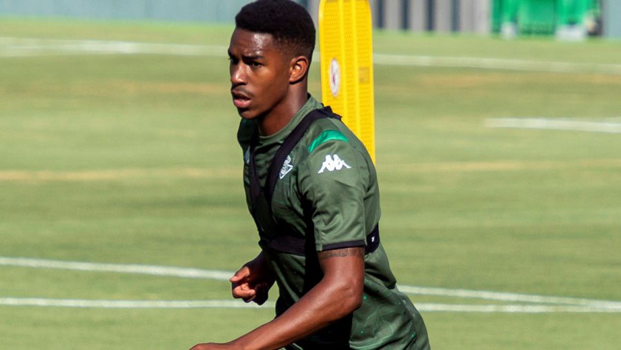 Junior Firpo puede ser del Barça en las próximas horas