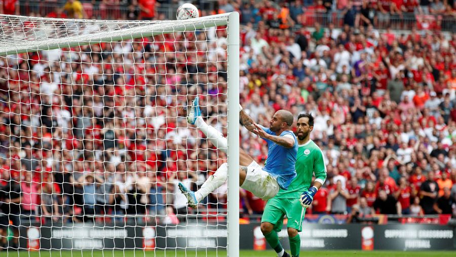 Walker salva un gol bajo palos en el 92'