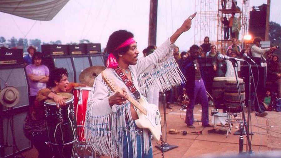 Un momento de la actuación de Jimi Hendrix en Woodstock.