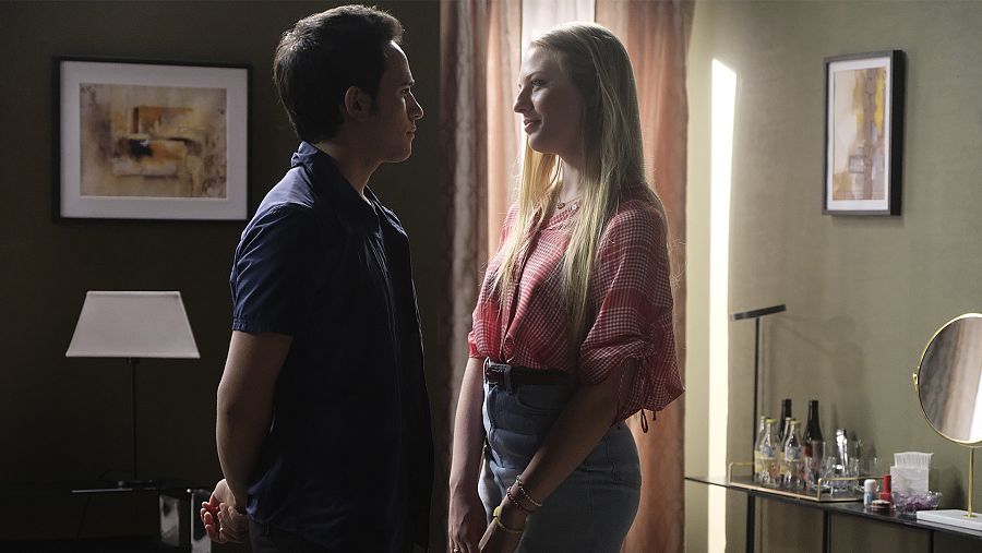 Toni y Violeta en 'Servir y Proteger'