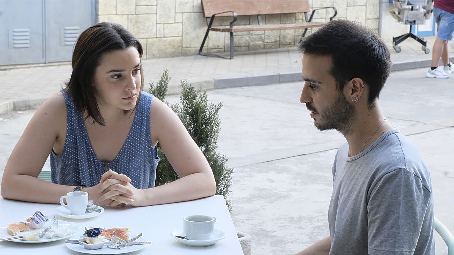 Marga y Ricky en la plaza de la Parra en 'Servir y Proteger'