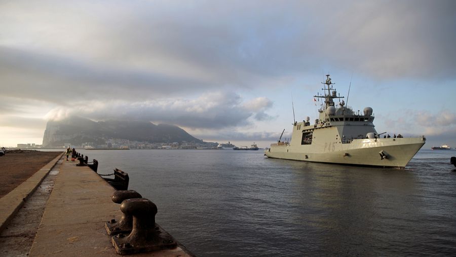 The Spanish military ship 'Audaz' arrives at a port in San Roque, near Algeciras