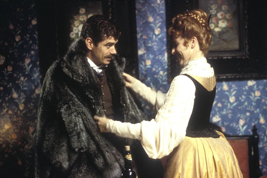 La 2 recupera la serie 'Entre naranjos' como homenaje a Josefina Molina