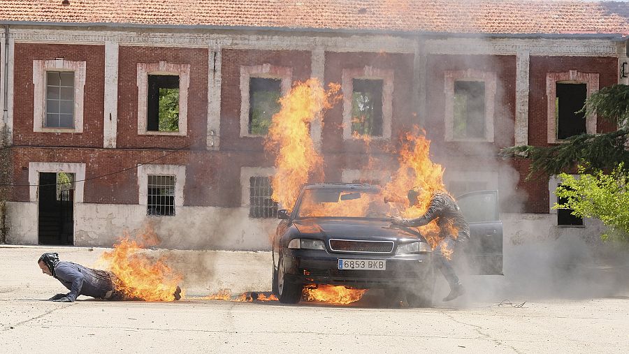 Los especialistas en llamas en 'Servir y Proteger'