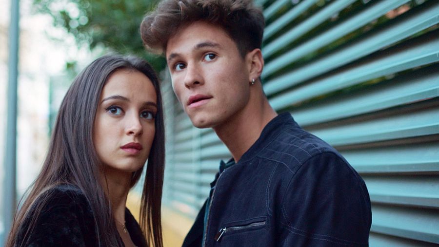 'Bajo la red' 2. María de Nati y Michael Ronda