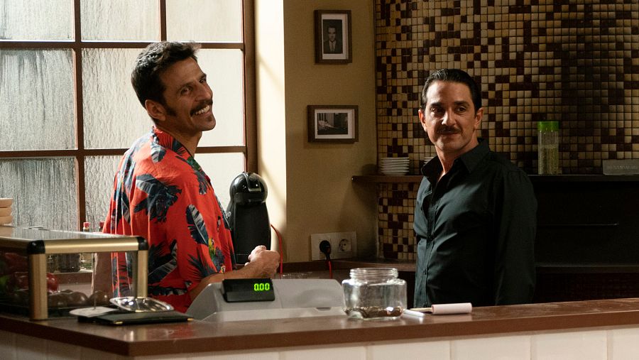 Doménico se presenta en la pizzeria.