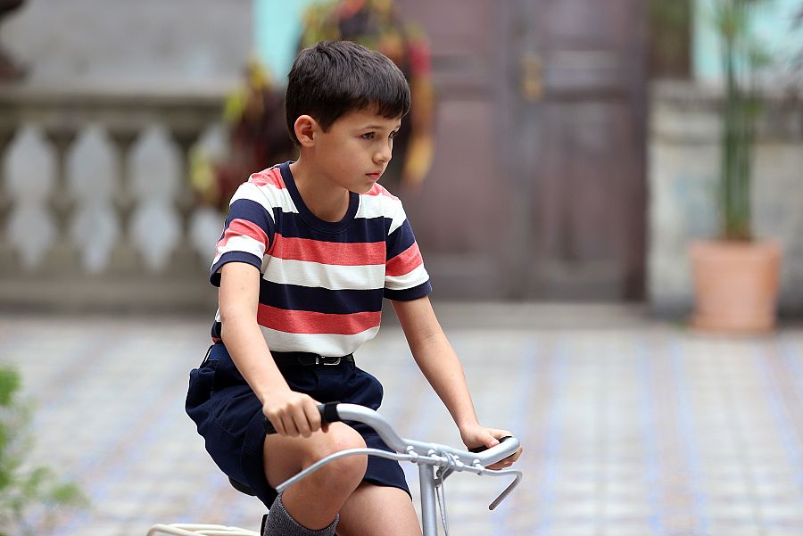 Recrea la vida de Julius, un niño de clase alta en la Lima de los años 50 y 60