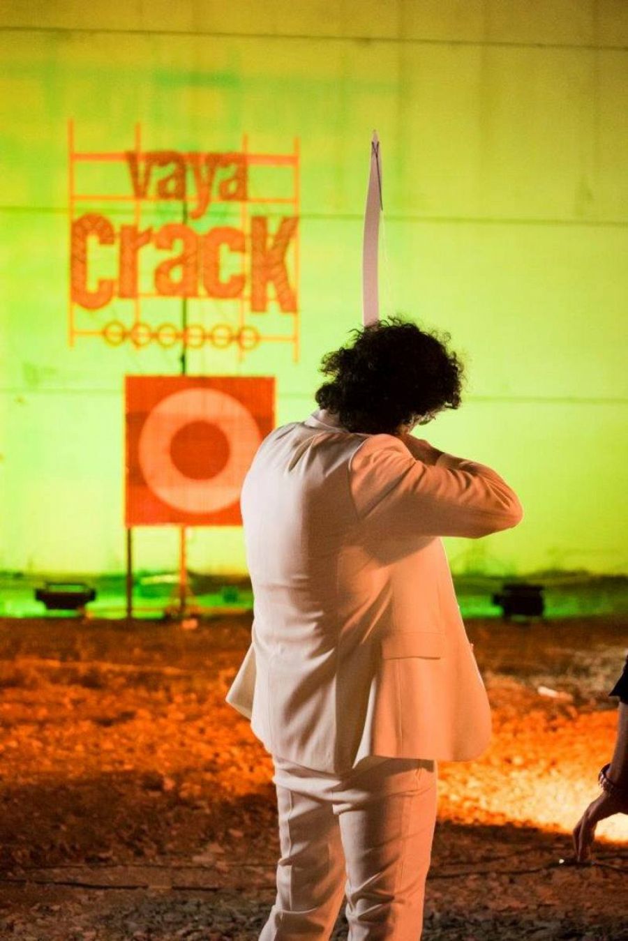 'Vaya crack': Elisa Mouliaá se convierte en improvisada presentadora del 'Telediario Semanal'