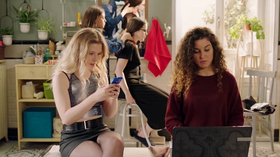 La Greta, la Rosa, la Manu i l'Alícia al lavabo