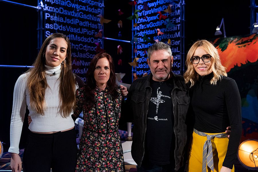 D'esquerra a dreta l'actriu Elena Andrada, la directora Neus Ballús, l'actor Sergi López i la presentadora de 'Punts de vista' Tània Sàrrias.