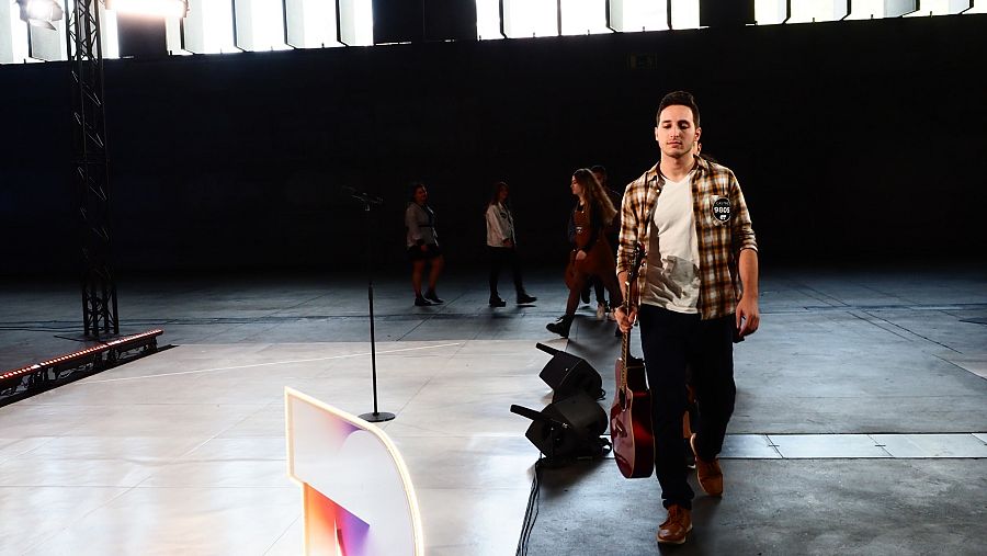 Tercer grupo entrando al escenario en la Fase 2 del casting OT 2020 en Madrid