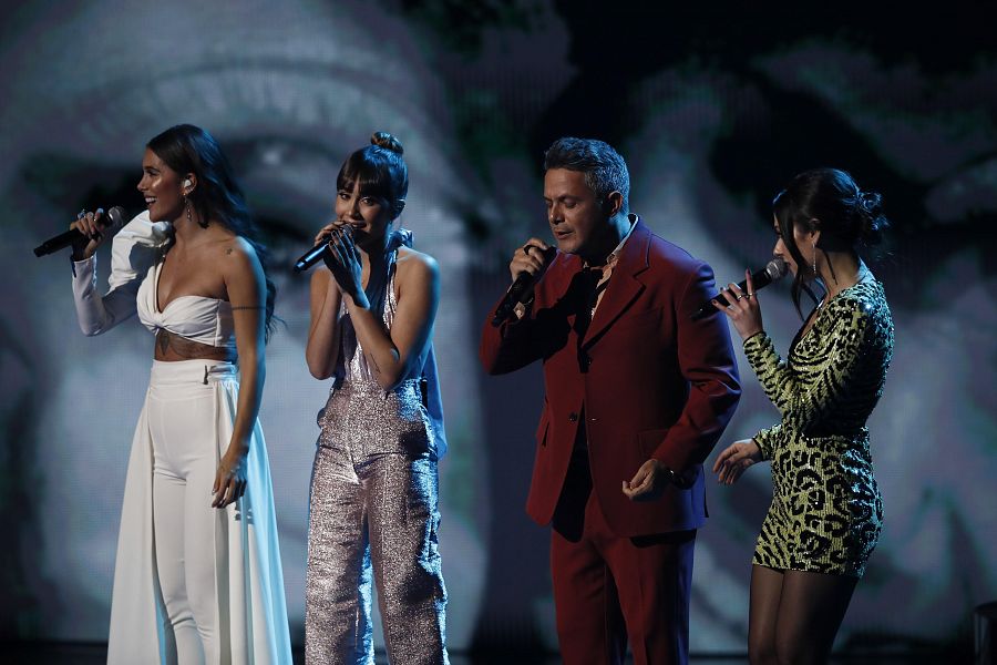 Nella, Aitana, Alejandro y Greeicy, sobre el escenario de los Latin Grammy