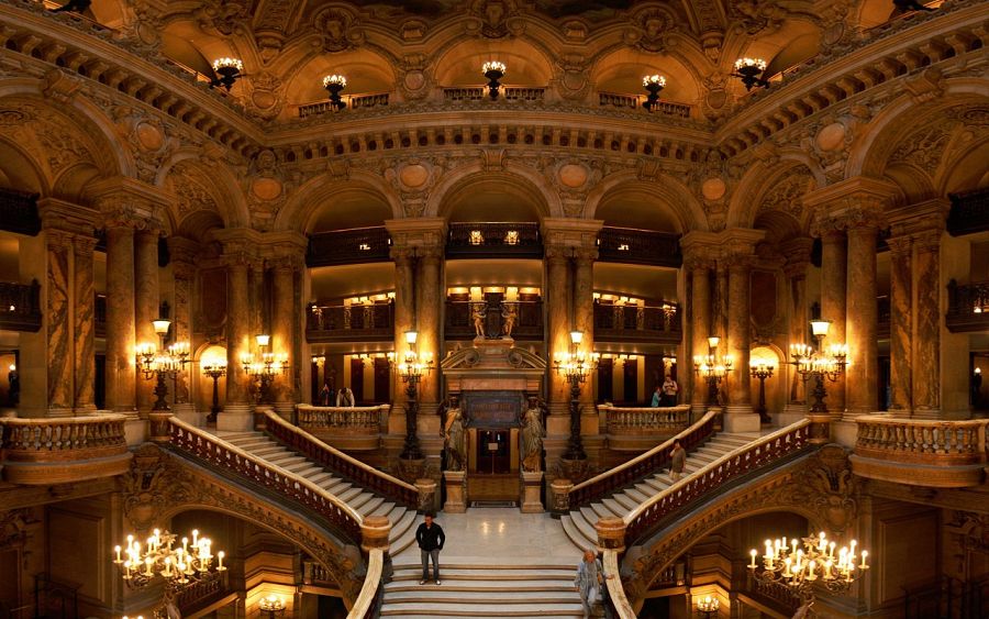 Escaleras de la Ópera Garnier de París