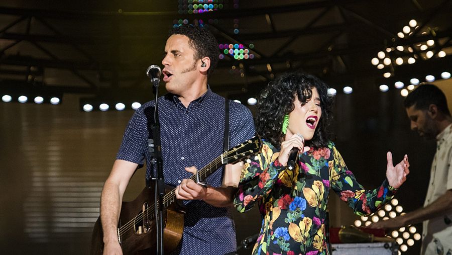 Depedro y Fuel Fandango compartiendo escenario en el plató de 'La Hora Musa'