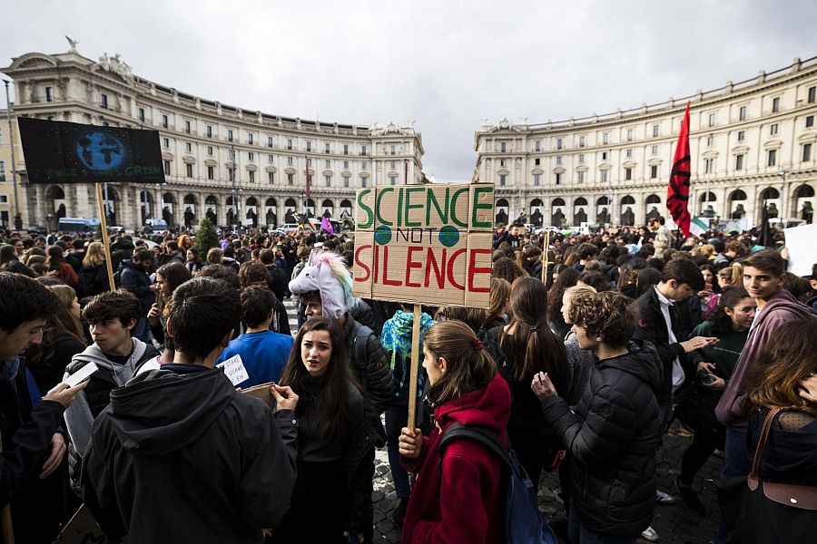 Cumbre del Clima Madrid: Manifestación de Fridays For Future en Roma
