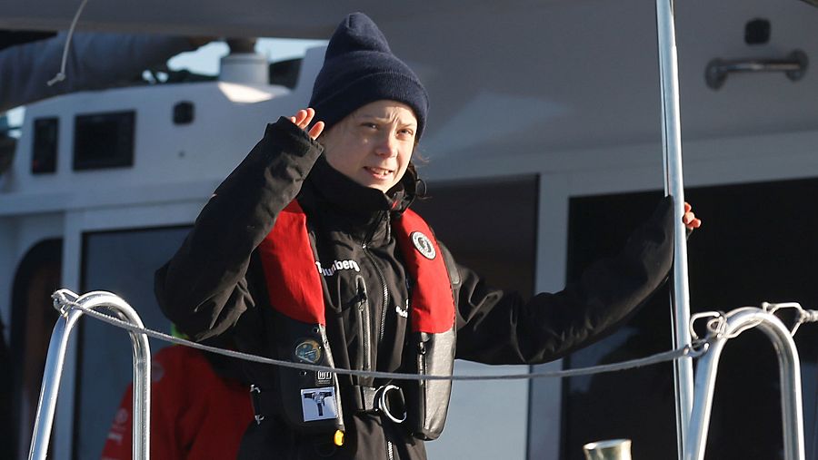 La activista climática Greta Thunberg, a bordo del catamarán en el que ha atravesado el Atlántico