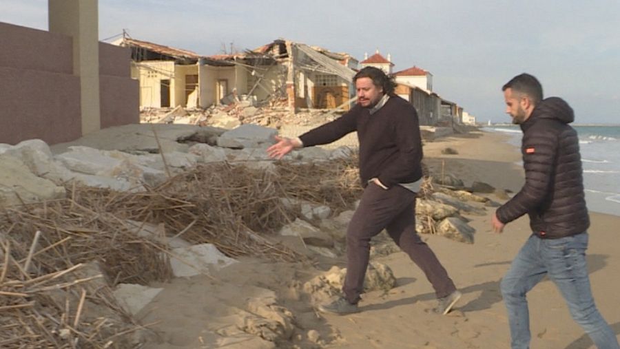 Los temporales han arrasado parte de las viviendas que dan a la playa.