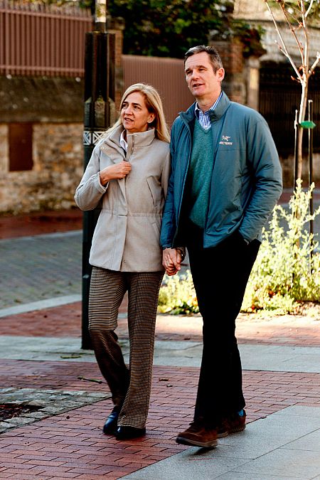 Iñaki Urdangarin y la infanta Cristina, esta mañana de Navidad en Vitoria