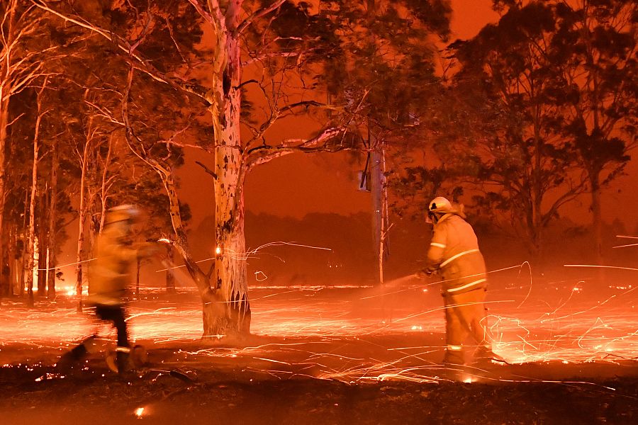 Los bomberos luchan contra los incendios forestales en Nueva Gales del Sur